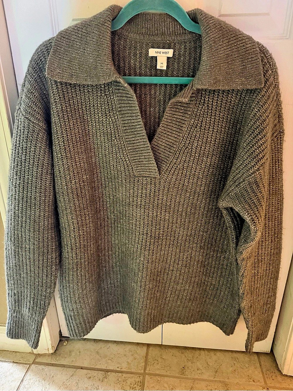 Nine West Sweater in Hunter Green Size Medium Like New